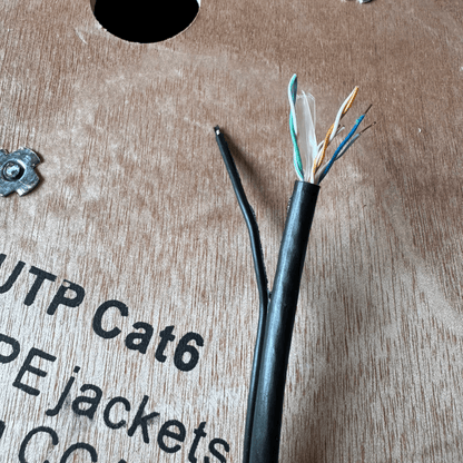 Cable de Red Cat6 Exterior 305M Con Mensajero CCA