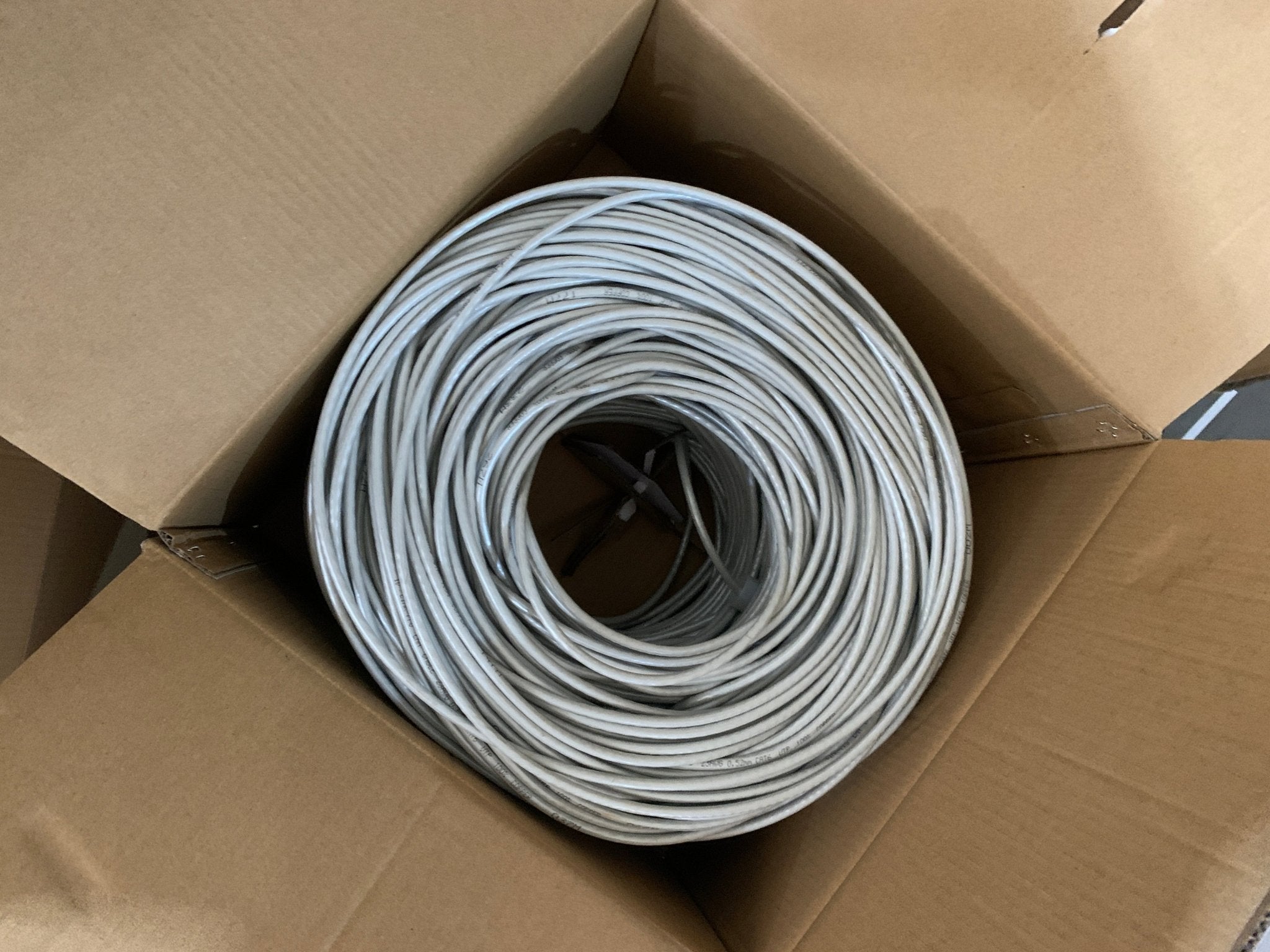 Cable de Red Cat6E 305M 23AWG 0.52mm 100% Cobre