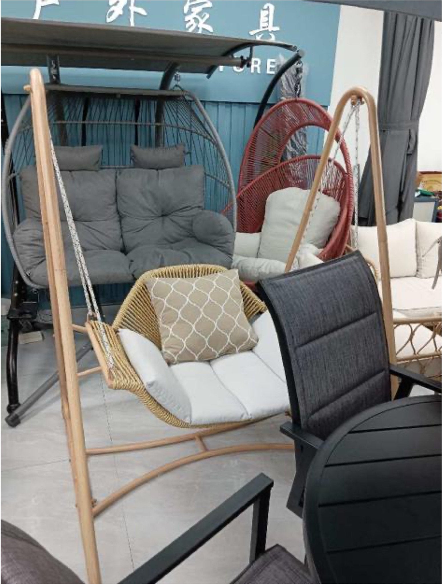 Mecedora columpio de terraza 118×120×158 cm - Ítems Digital Spa