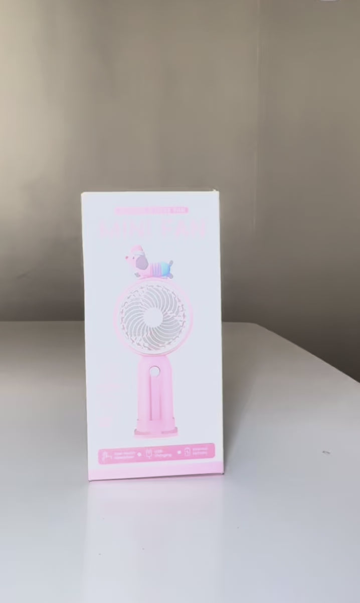 Cargar video: Mini Ventilador Portátil Recargable USB con Figuras y Soport